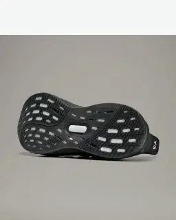 adidas Y-3 Ultraboost 22 Unisex – 3/4