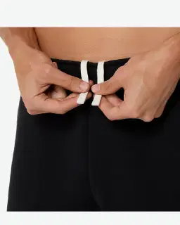 Pantalón corto de forro polar Asics Logo 7 pulgadas Hombre – 6/7