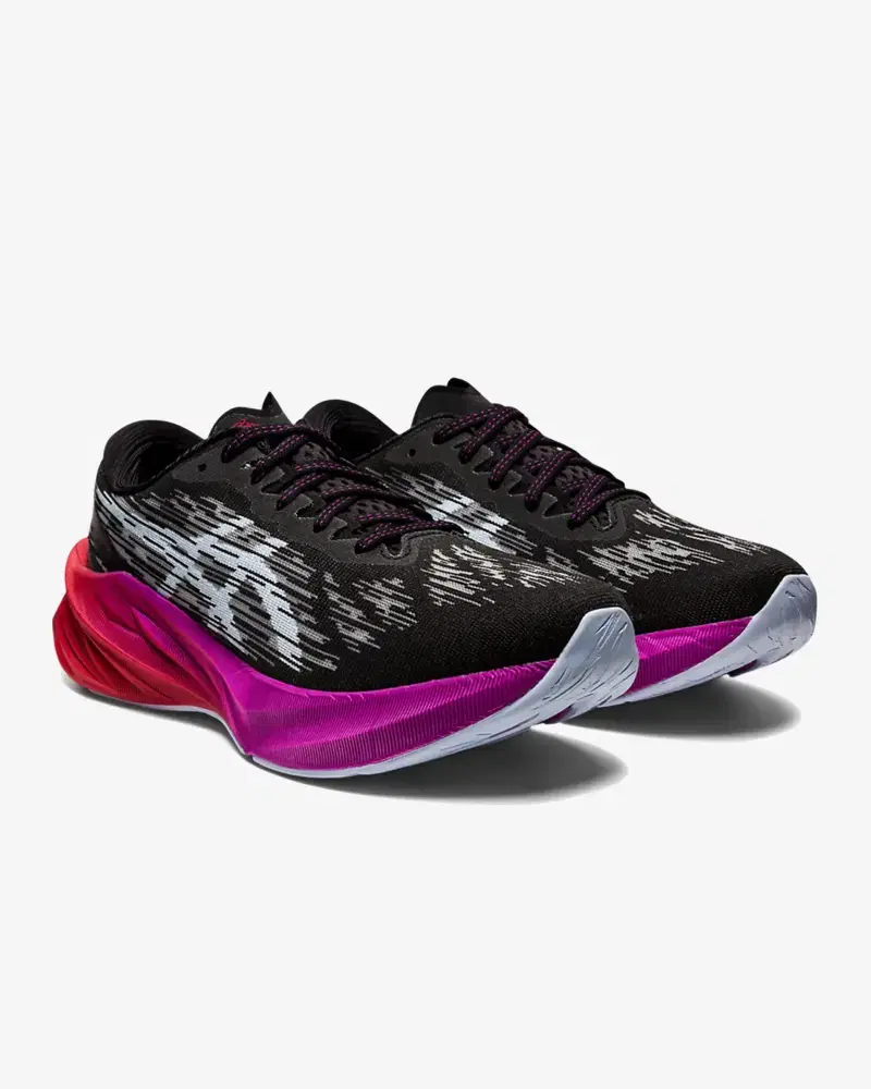 ASICS Novablast 3 W - 1012B288-002 (1) au meilleur prix !