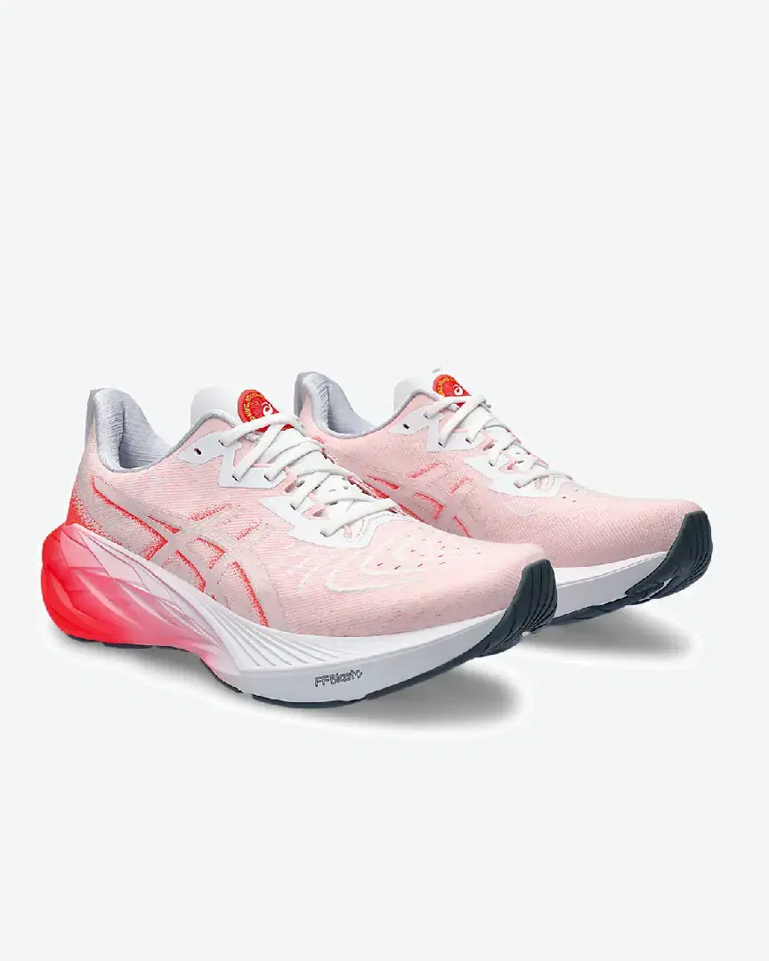 Asics Novablast 4 M - 1011B845-100 (1) au meilleur prix !