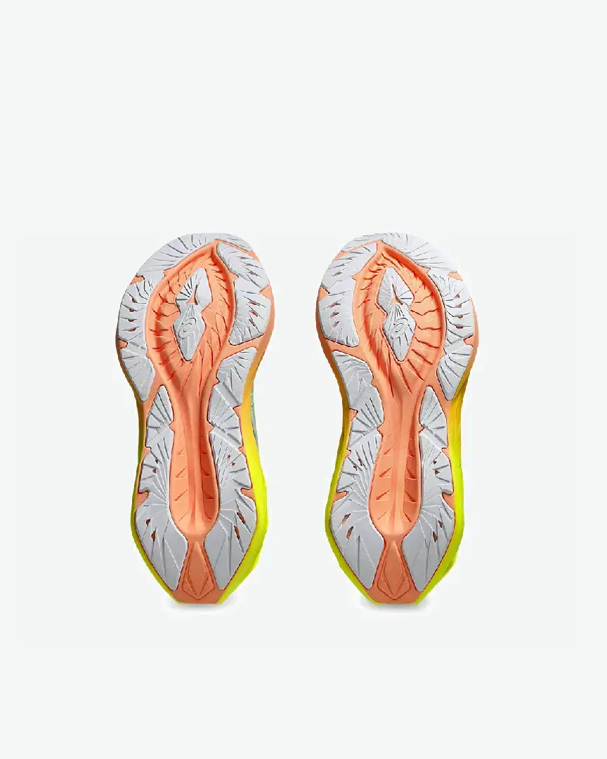 Asics Novablast 4 Paris W - 1012B751-750 (6) au meilleur prix !