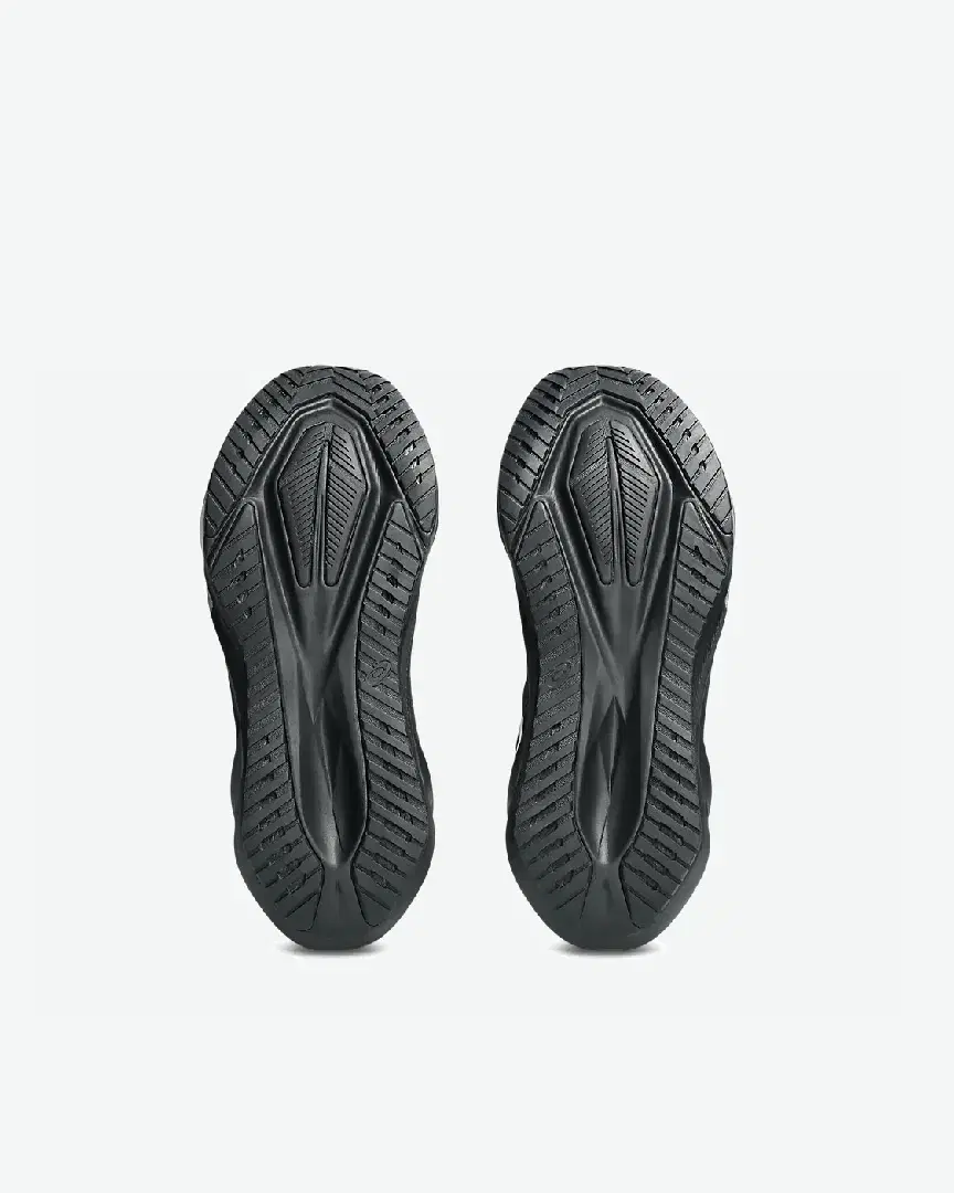 Asics Novablast 5 Platinum M - 1011C193-001 (6) au meilleur prix !