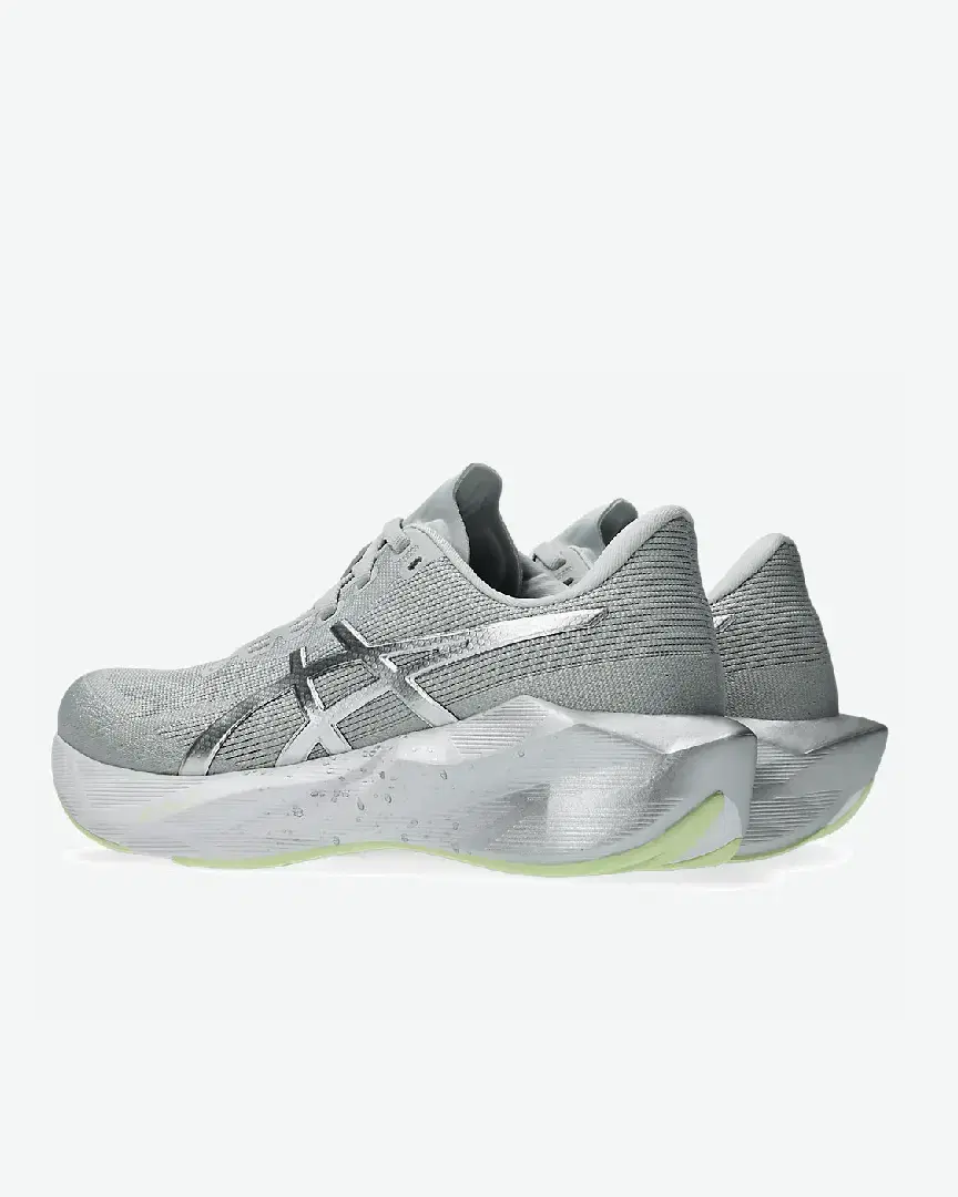 Asics Novablast 6 Platinum W - 1012C070-020 (2) au meilleur prix !
