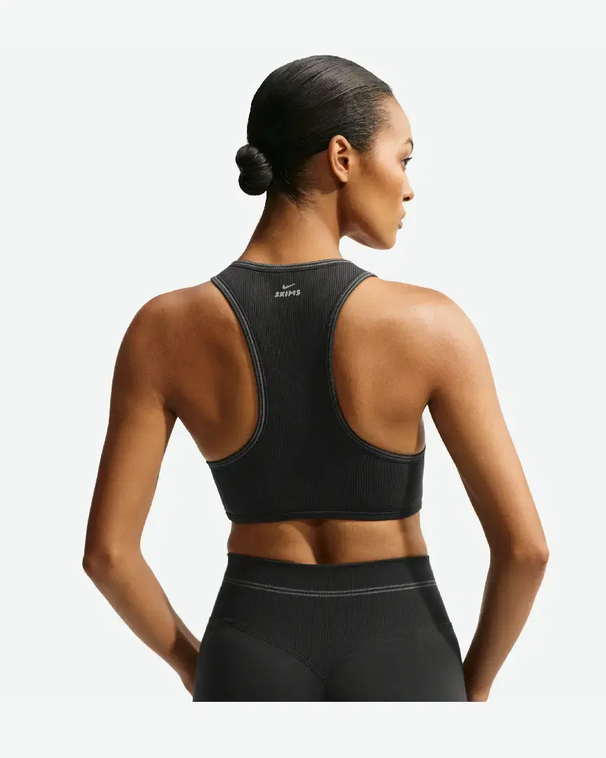 Sujetador De Espalda Nadadora Nikeskims Ribbed Seamless W - IR4991-054 (1) au meilleur prix !