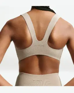 Sujetador de escote cuadrado Nikeskims Studio Stretch Mujer – 2/4