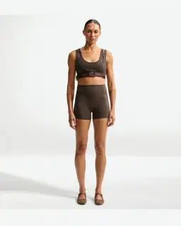 Sujetador con escote despejado y dobles tirantes Nikeskims Matte Mujer – 4/4