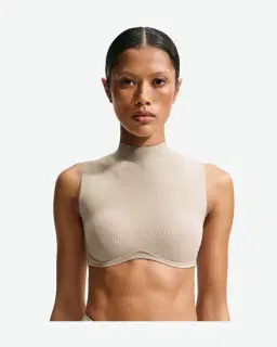 Sujetador de soporte normal y cuello alto Nikeskims Studio Stretch Mujer – 1/4
