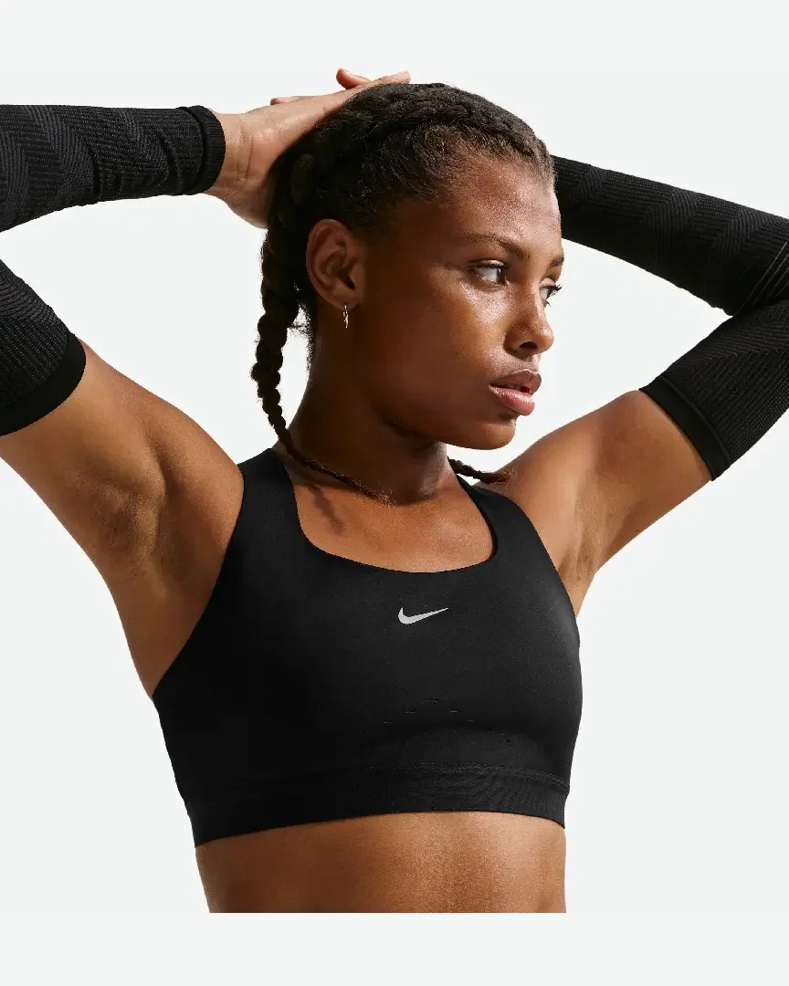Sujetador de alto soporte con forro ligero Nike Swift Mujer