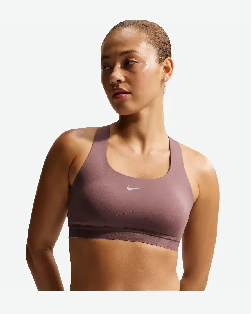 Sujetador de alto soporte con forro ligero Nike Swift Mujer
