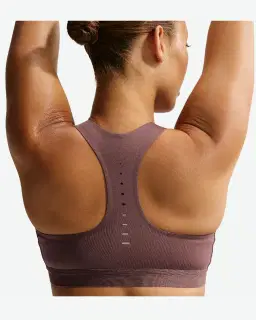 Sujetador de alto soporte con forro ligero Nike Swift Mujer – 2/4