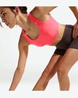 Sujetador de alto soporte con forro ligero Nike Swift Mujer – 3/4