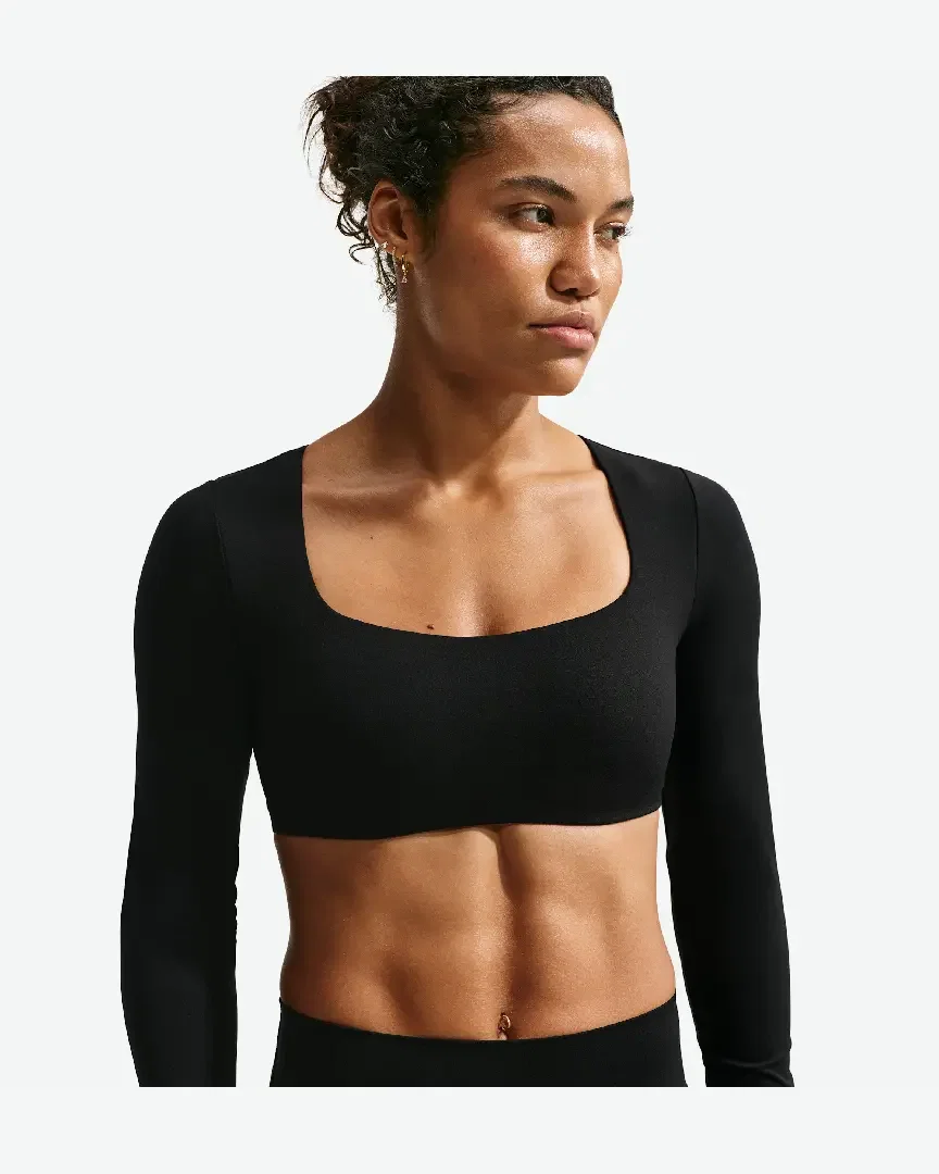 Sostén de mangas largos con acolchado y sujeción ligera Nike Zenvy Mujer