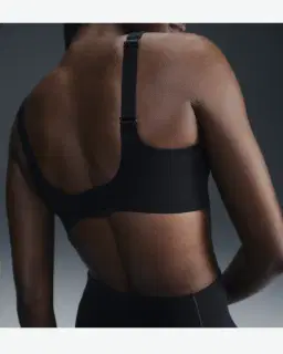 Sujetador Convertible y Acolchado Nike Alate de Alto Soporte Mujer – 3/4