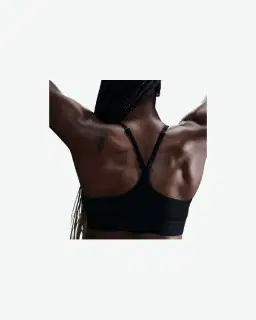 Sostén ajustable acolchado de sujeción ligera Nike Indy Mujer – 2/4