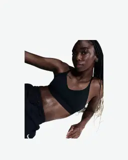 Sostén ajustable acolchado de sujeción ligera Nike Indy Mujer – 3/4