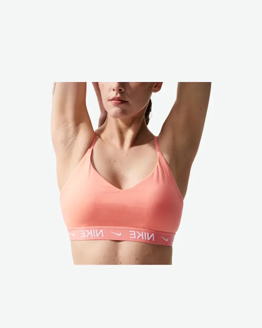 Sostén ajustable acolchado de sujeción ligera Nike Indy Mujer