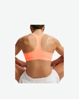 Sujetador acolchado Nike Swoosh de soporte medio Mujer – 2/2