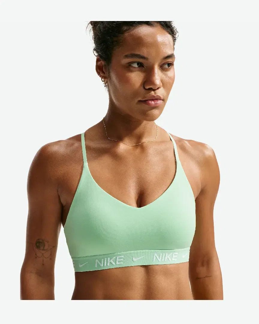 Sostén ajustable acolchado de sujeción ligera Nike Indy Mujer
