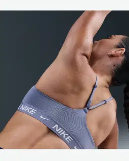 Sostén ajustable acolchado de sujeción ligera Nike Indy Mujer – 2/4