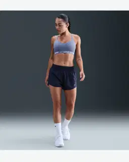 Sostén ajustable acolchado de sujeción ligera Nike Indy Mujer – 4/4