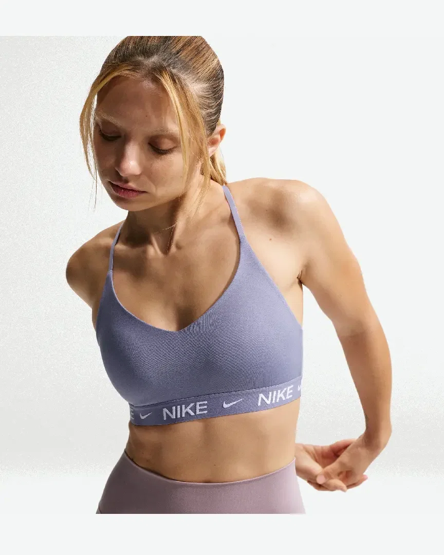 Sostén ajustable acolchado de sujeción ligera Nike Indy Mujer