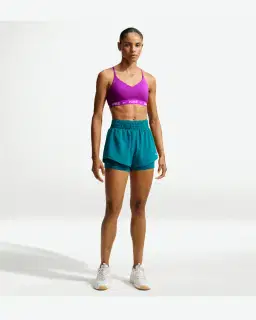 Sostén ajustable acolchado de sujeción ligera Nike Indy Mujer – 4/4