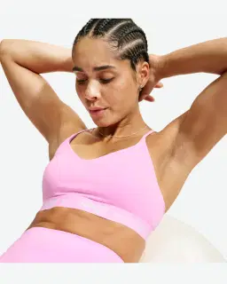 Sostén ajustable acolchado de sujeción ligera Nike Indy Mujer – 1/4