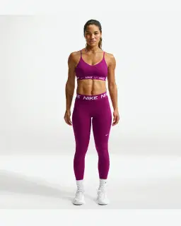Sostén ajustable acolchado de sujeción ligera Nike Indy Mujer – 4/4