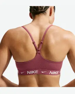 Sostén ajustable acolchado de sujeción ligera Nike Indy Mujer – 2/4