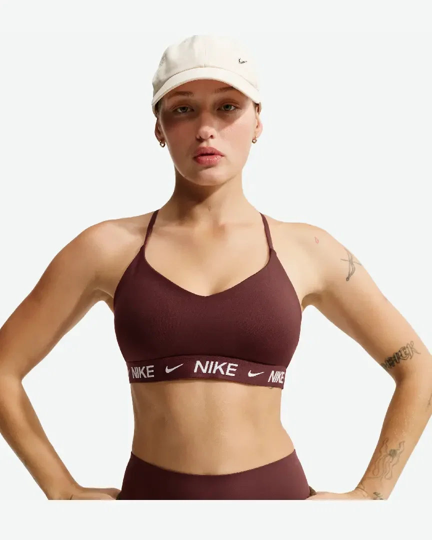 Sostén ajustable acolchado de sujeción ligera Nike Indy W