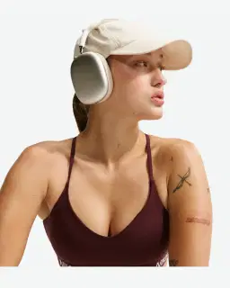 Sostén ajustable acolchado de sujeción ligera Nike Indy Mujer – 3/4