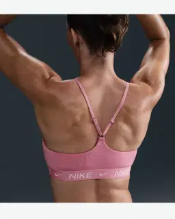 Sostén ajustable acolchado de sujeción ligera Nike Indy Mujer – 2/4