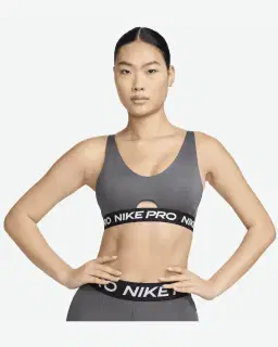 Sujetador acolchado con soporte normal Nike Pro Indy Plunge Mujer – 1/4