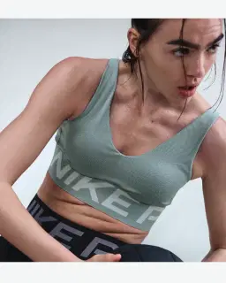 Sujetador acolchado con soporte normal Nike Pro Indy Plunge Mujer – 3/4