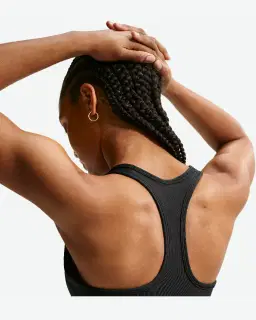 Sujetador acolchado de soporte normal Nike Swoosh Mujer – 2/4