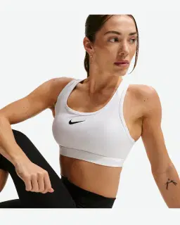Sujetador acolchado de soporte normal Nike Swoosh Mujer – 3/4