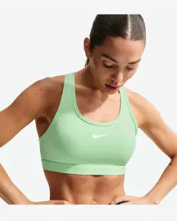 Sujetador acolchado de soporte normal Nike Swoosh Mujer – 1/4