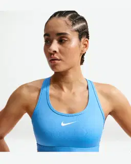 Sujetador acolchado de soporte normal Nike Swoosh Mujer – 1/4