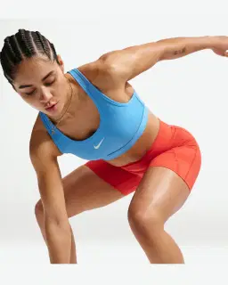 Sujetador acolchado de soporte normal Nike Swoosh Mujer – 3/4