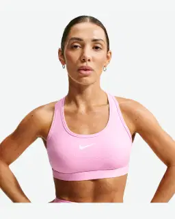 Sujetador acolchado de soporte normal Nike Swoosh Mujer – 1/4