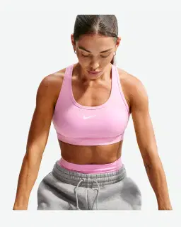 Sujetador acolchado de soporte normal Nike Swoosh Mujer – 3/4