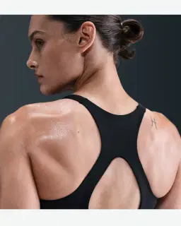 Sujetador acolchado con soporte normal Nike Universa Mujer – 2/4