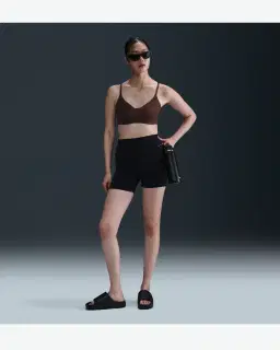 Sujetador acolchado y convertible de soporte ligero Nike Alate Minimalist Mujer – 4/4