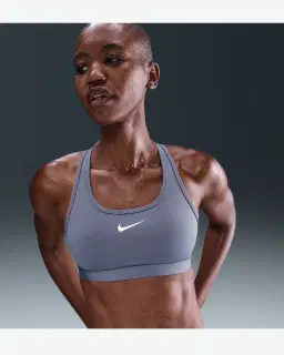 Sujetador acolchado Nike Swoosh de soporte medio Mujer – 1/4