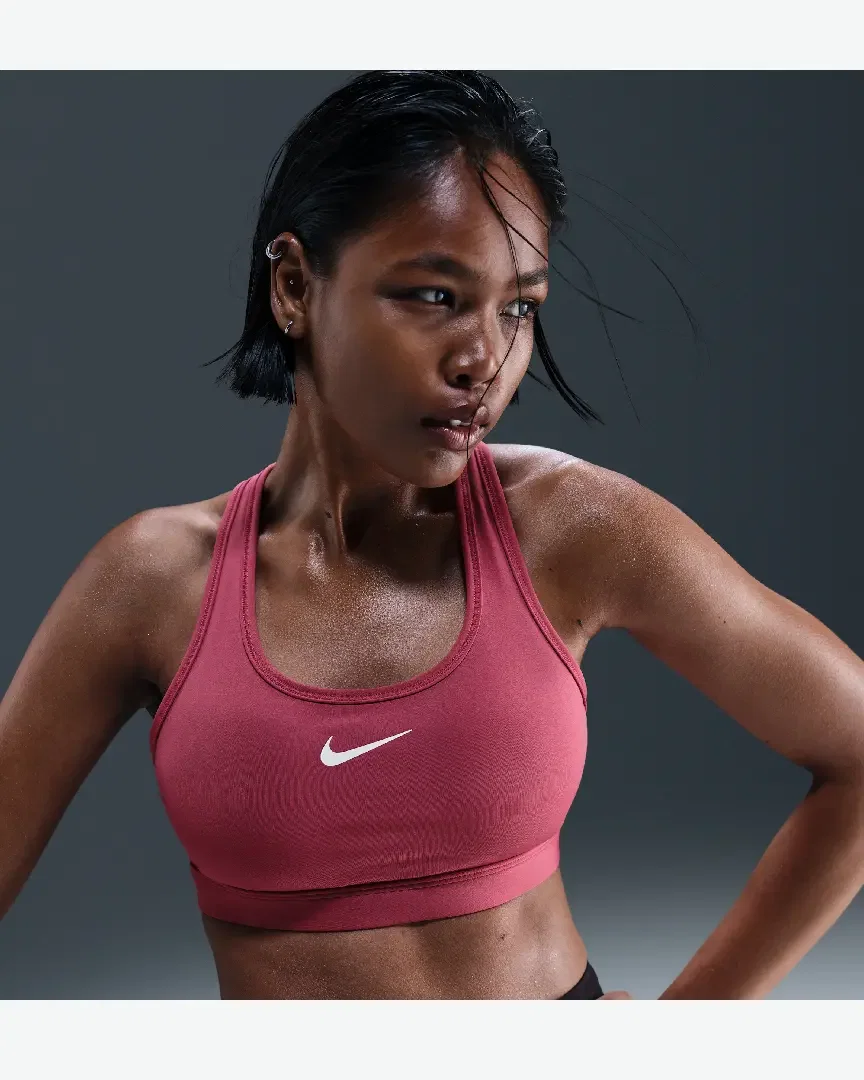 Sujetador acolchado Nike Swoosh de soporte medio Mujer