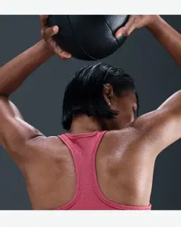 Sujetador acolchado Nike Swoosh de soporte medio Mujer – 2/4