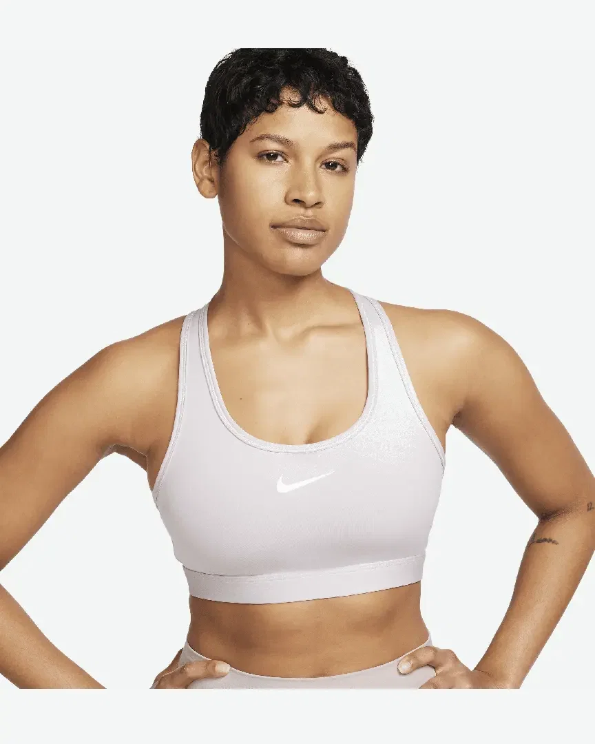 Sujetador acolchado Nike Swoosh de soporte medio W