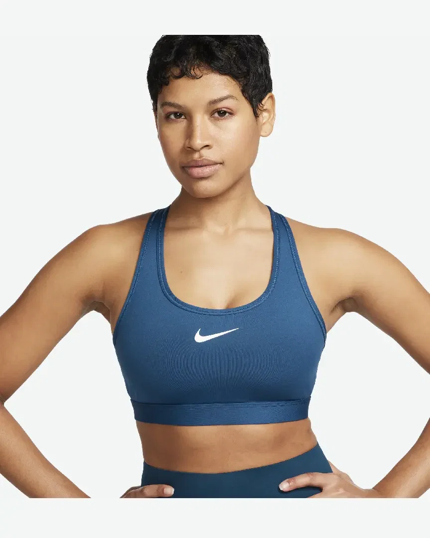 Sujetador acolchado Nike Swoosh de soporte medio Mujer