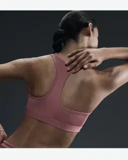 Sujetador acolchado Nike Swoosh de soporte medio Mujer – 3/4