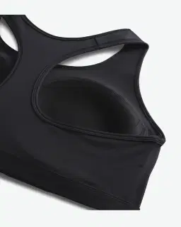 Sujetador acolchado Nike Swoosh de soporte medio Mujer – 4/4